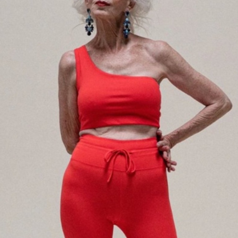 Medium Girlfriend Collective Bianca one shoulder bra in Poppy